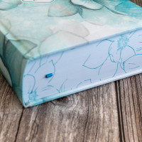 BIBLE SEGOND 21 JOURNAL DE BORD RIGIDE TOILE IMPRIMEE MOTIFS BLEU FLEURS JASPAGE TRANCHES BIBLE SEGOND 21 JOURNAL DE BORD RIGIDE TOILE IMPRIMEE MOTIFS BLEU FLEURS JASPAGE TRANCHES