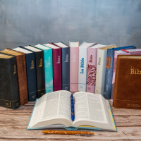 BIBLE SEGOND 21 COMPACTE "PREMIUM STYLE" TOILEE MOTIF JEAN - SOUPLE AVEC FERMETURE ECLAIRE