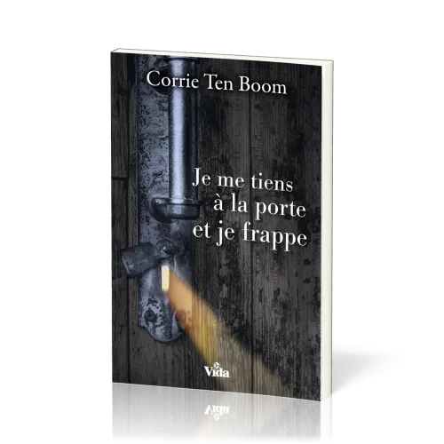 JE ME TIENS A LA PORTE ET JE FRAPPE